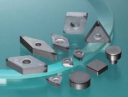 Режущая грань BN7000 CBN от компании Sumitomo для надежной высокоскоростной финишной обработки литого чугуна  