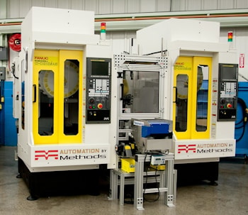Рабочая камера Twin RoboDrill от Methods Machine Tools  