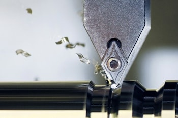 Стружколомы и вставки для токарной обработки  