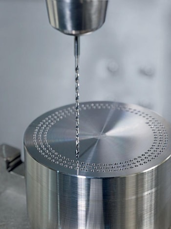 Проблемы сверления глубоких отверстий малых диаметров  