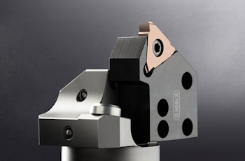 Компания Horn разработала новый сплав SG66 для токарной обработки заготовок с разными зонами твердости  