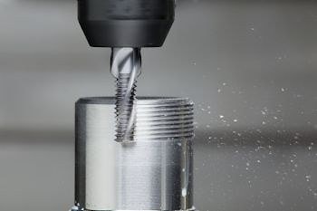 Серия универсальных резьбовых фрез Threadmaster от компании Seco  